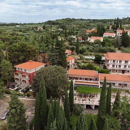 Aparthotel Laguna Deluxe - Terme Krka 3*